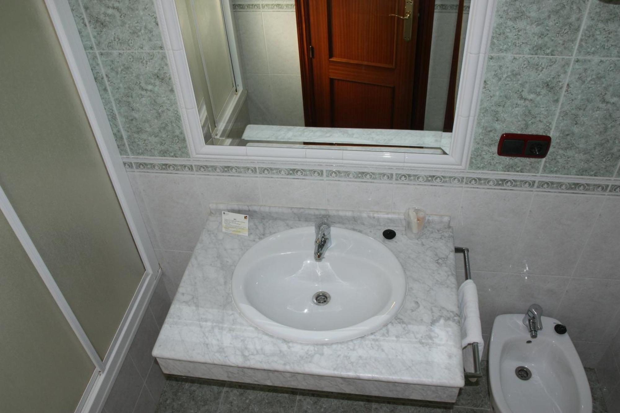 Hotel Frijon Aceuchal Εξωτερικό φωτογραφία